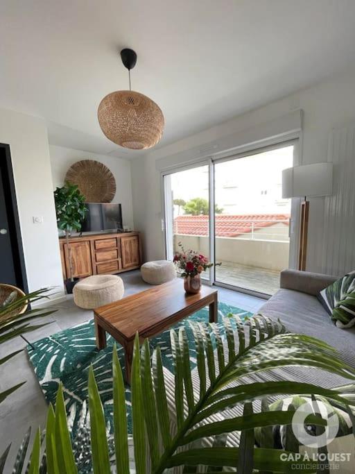 .La Villa Sablaise. Maison Avec Place De Parking Au Coeur Du Quartier Arago เลส์ซาบล์-โดล็อนน์ ภายนอก รูปภาพ
