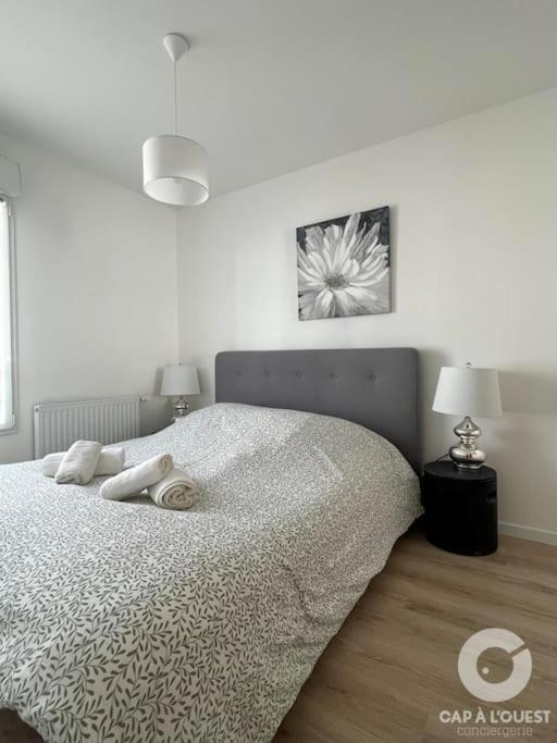 .La Villa Sablaise. Maison Avec Place De Parking Au Coeur Du Quartier Arago เลส์ซาบล์-โดล็อนน์ ภายนอก รูปภาพ